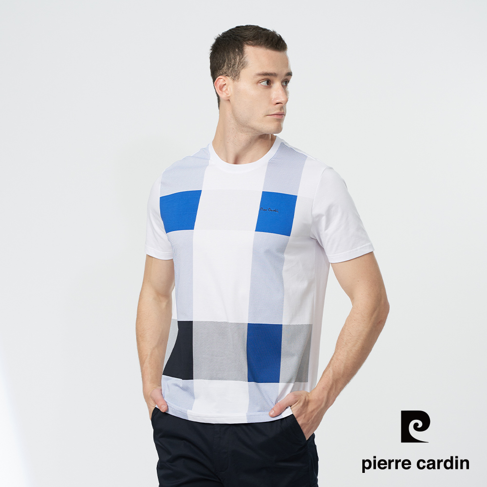 【pierre cardin 皮爾卡登】男款 棉混胸前印大格圓領衫T恤-藍色 (5247281-36)