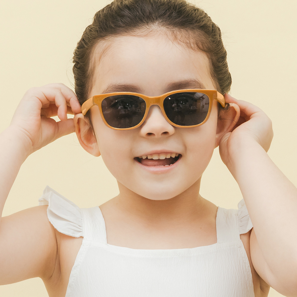 【ALEGANT】遊樂時尚兒童專用輕量矽膠彈性太陽眼鏡/UV400偏光墨鏡