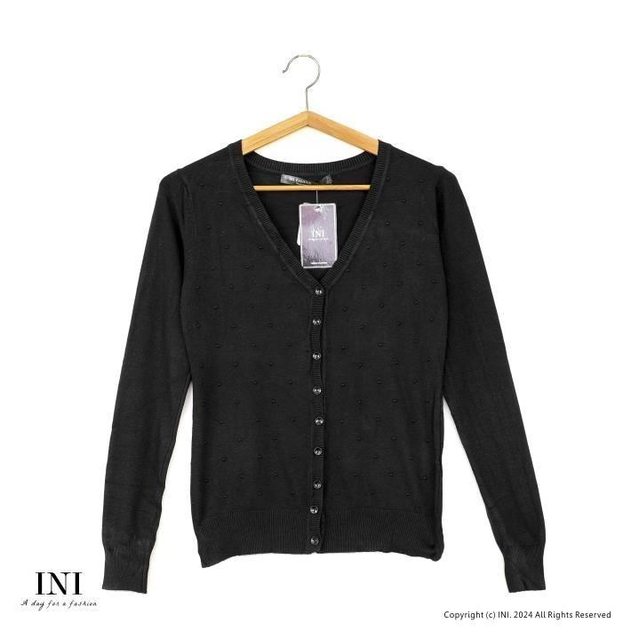 【INI】日常必備、細緻柔軟點點針織外套．黑色