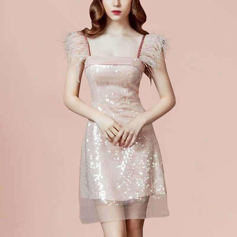 《D'Fina 時尚女裝》 法式小眾吊帶裙羽毛亮片時尚禮服洋裝