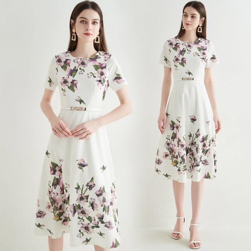 《D'Fina 時尚女裝》 法式複古花朵印花修身顯瘦短袖中長版洋裝
