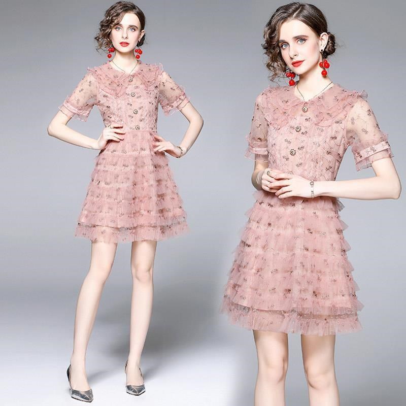 《D'Fina 時尚女裝》 名媛甜美刺繡雙層娃娃領高腰層層荷葉邊點點波蕾絲洋裝蛋糕裙