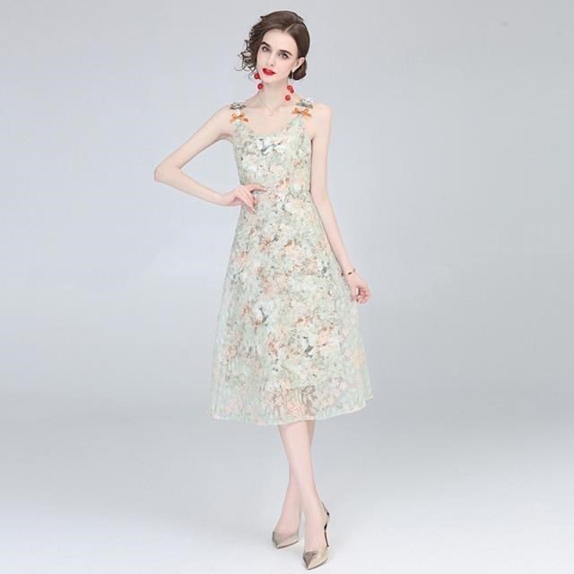 《D'Fina 時尚女裝》 歐美刺繡吊帶網紗仙女超仙顯白洋裝