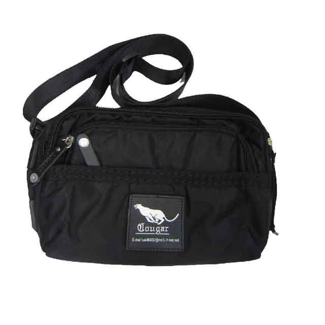 Cougar 肩側包中容量二層主袋休閒側背專櫃進口防水水晶布+皮