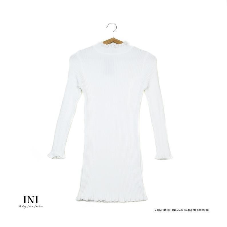 【INI】親膚貼身、氣質坑條針織內搭長上衣．白色