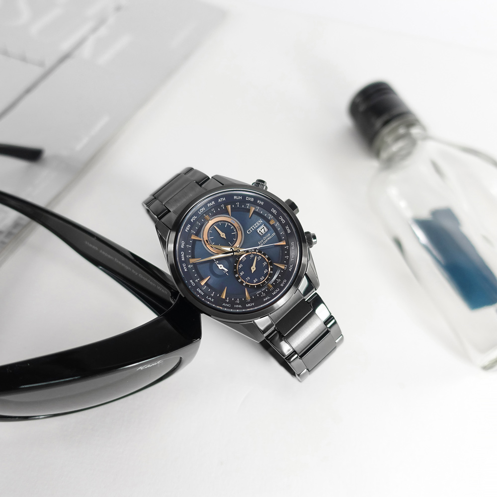CITIZEN 星辰錶/AT8265-81L/光動能 電波錶 萬年曆 藍寶石水晶玻璃 不鏽鋼手錶 藍x黑 43mm