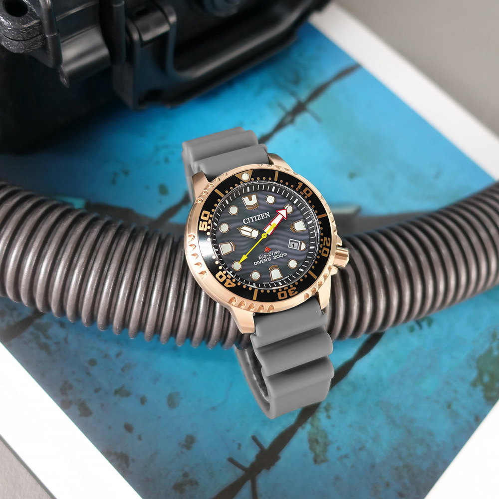 CITIZEN 星辰表 / BN0163-00H / PROMASTER光動能潛水錶防水200米日期橡膠手錶灰x玫瑰金框44mm