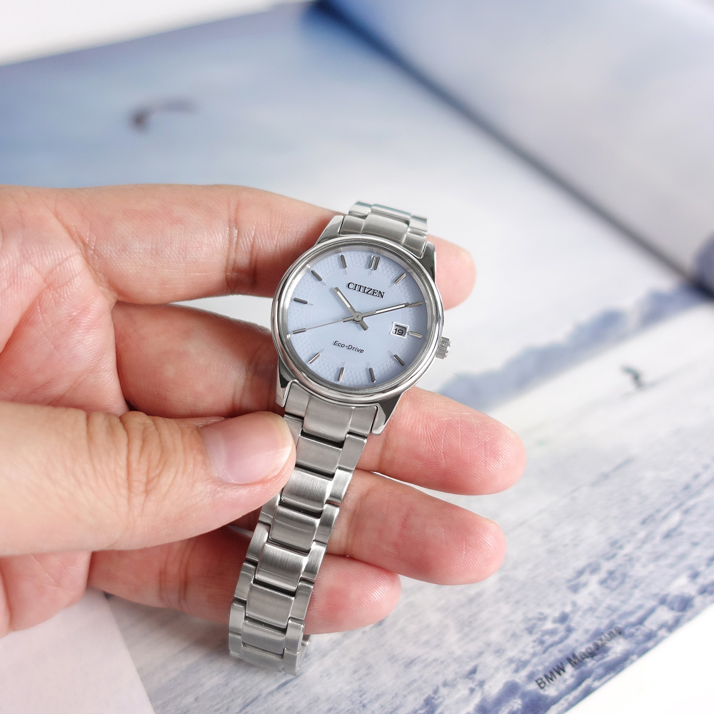 CITIZEN 星辰錶 / EW2318-73L / 光動能 藍寶石水晶玻璃 日期 不鏽鋼女錶 冰河藍色 27mm