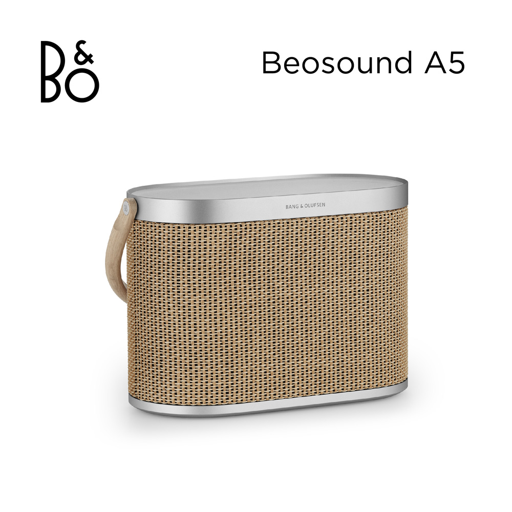 B&O Beosound A5 B&O Beosound A5 是一款高階藍芽音響,支援 WiFi 傳輸、APP 遙控與藍芽遙控功能,Type-C 充電介面,一件式設計無需認證。內建高品質音效,適合居家或戶外使用。保固期 3 年,註冊遠寬電信官網即可享音響主體 2 年 + 電池 1 年有限保固,售後服務簡單無煩惱。配件包含 Beosound A5 音響主體 x1、USB-C 變壓器 x1、USB-C 充電線 x1 及快速使用手冊。猶豫期非試用期,請注意包裝完整以避免退貨問題。