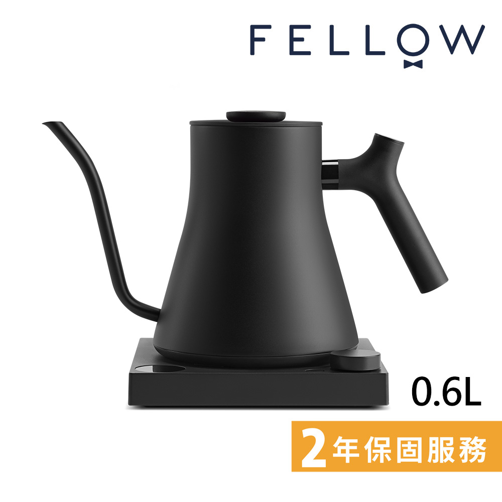 FELLOW 品牌 Stagg EKG Pro 電動手沖咖啡壺，專為手沖咖啡設計，提供精準溫度控制與即時顯示。適用於手沖咖啡愛好者，FELLOW 臺灣官網註冊享臺灣地區總代理 2 年保固（臺灣以外國家地區恕不提供保固）。提升您的手沖體驗，專業級品質保證。