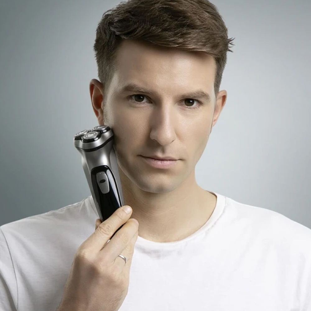 映趣Blackstone 智能USB充電式三刀頭全自動刮鬍刀