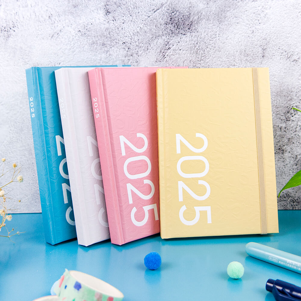 【conifer綠的事務】2025年50K玩色精裝直式週誌