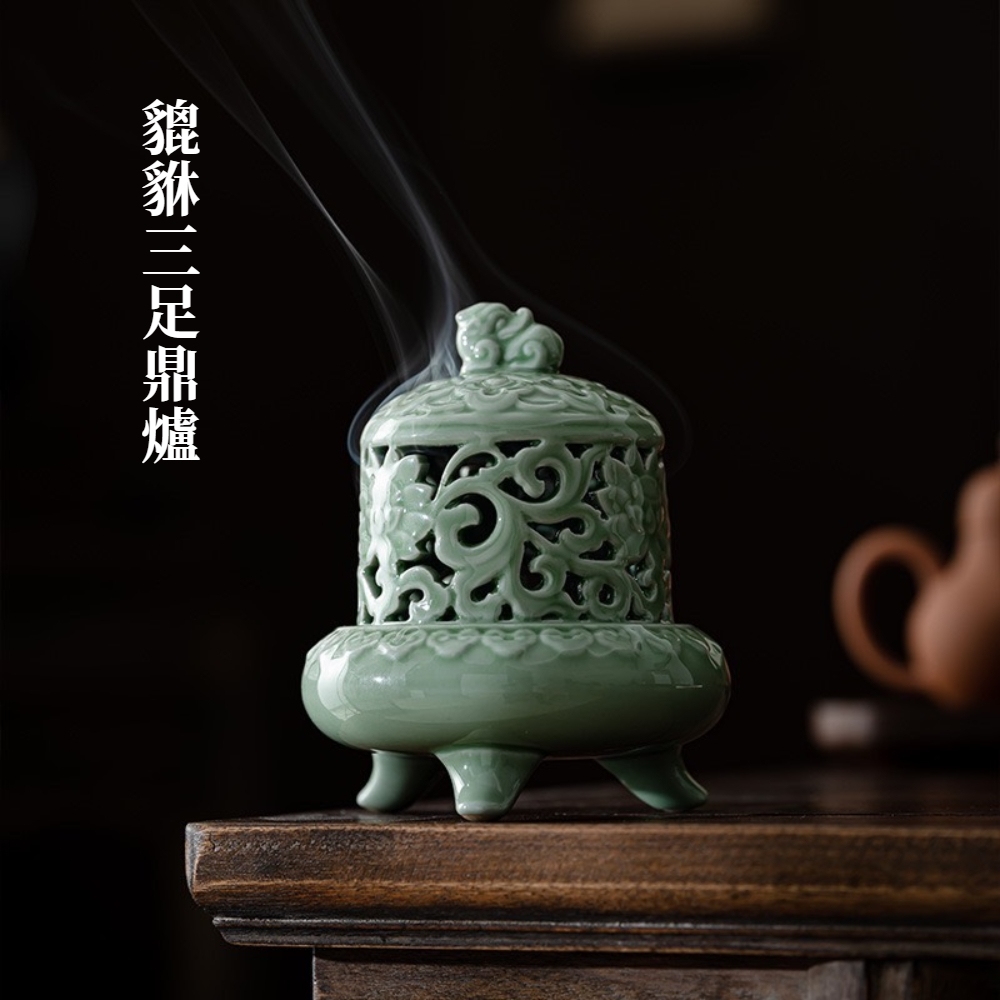 平安洛山作 香炉 三足炉 青瓷香爐 木箱入 平安洛山作 香炉 三足炉 青瓷香爐 木箱入 平安洛山
