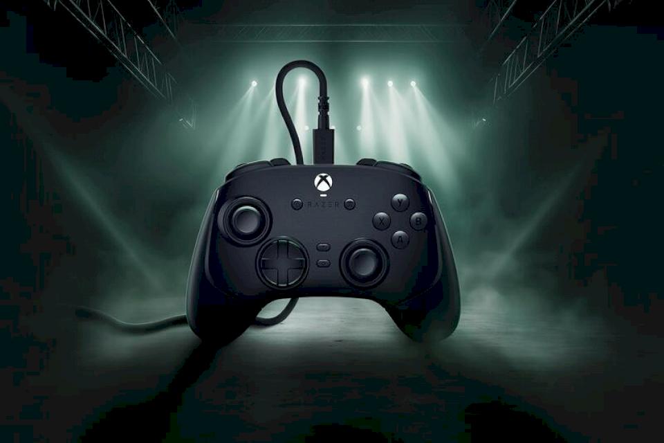 Razer 雷蛇 Wolverine V3 Tournament 金鋼狼 有線電競控制器（For PC / Xbox)