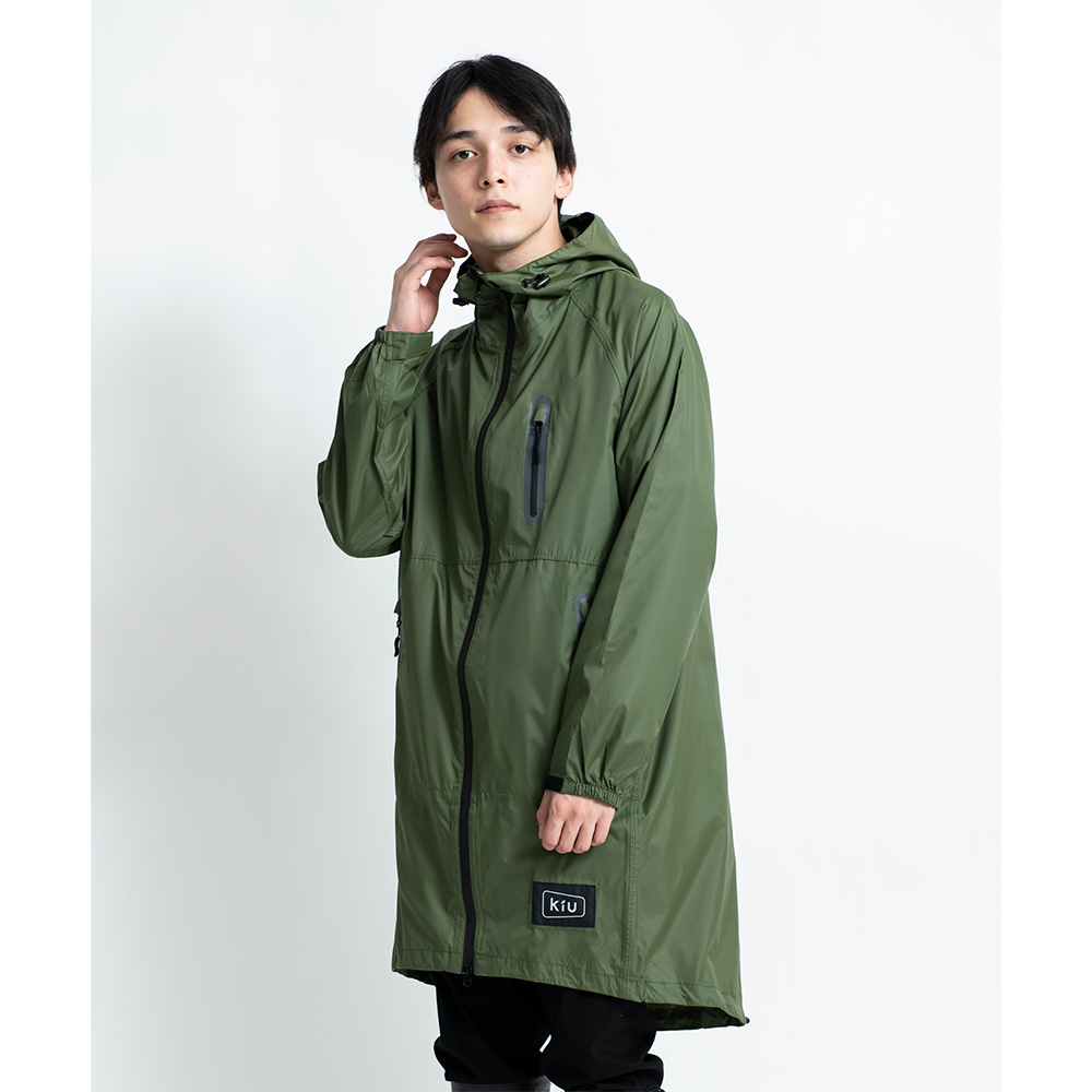 日本KIU 28906 軍綠色 空氣感雨衣/時尚防水風衣 附收納袋(男女適用)