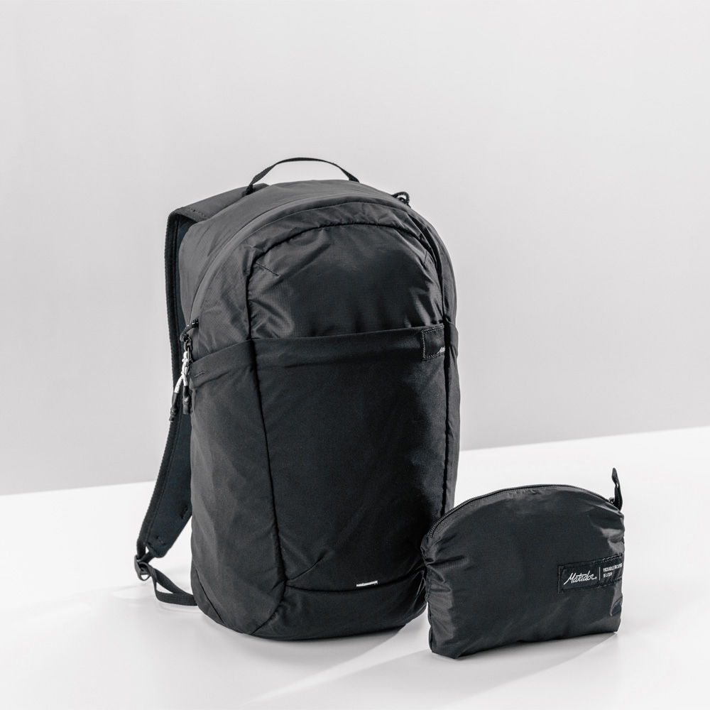 Matador ReFraction Packable Backpack16L輕量防水便攜折疊背包 - 黑色