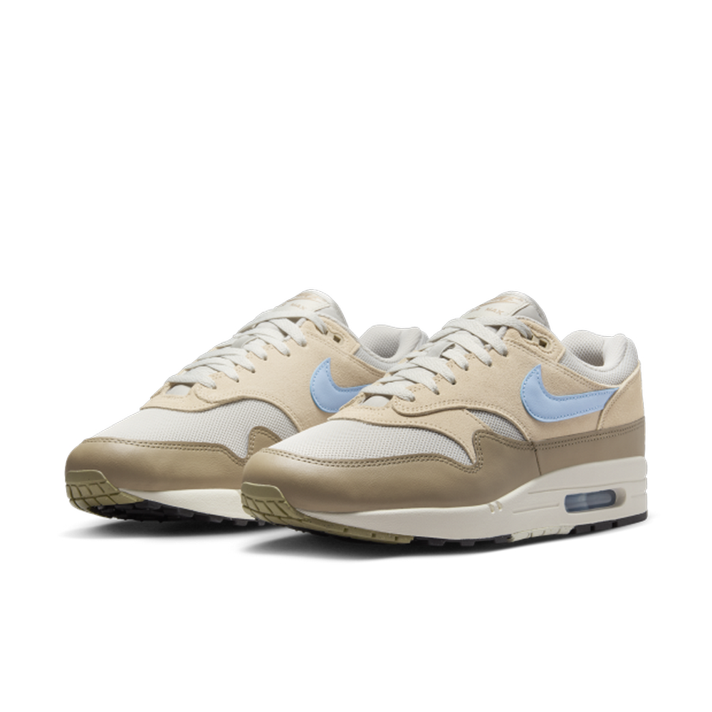 【NIKE】NIKE AIR MAX 1 ESS 男 休閒鞋 卡其 藍 奶茶-FZ5808009