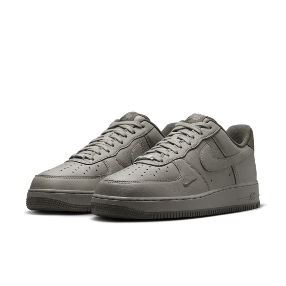 【NIKE】AIR FORCE 1 07 LV8 男 休閒鞋 灰綠-HM9483300