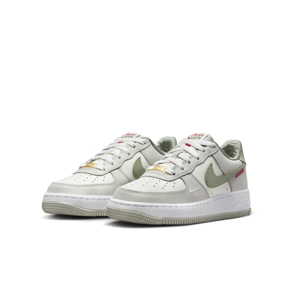 【NIKE】AIR FORCE 1 LV8 GS 中大童 休閒鞋 大童鞋 女鞋 白綠色 CNY 蛇年-HV6000131