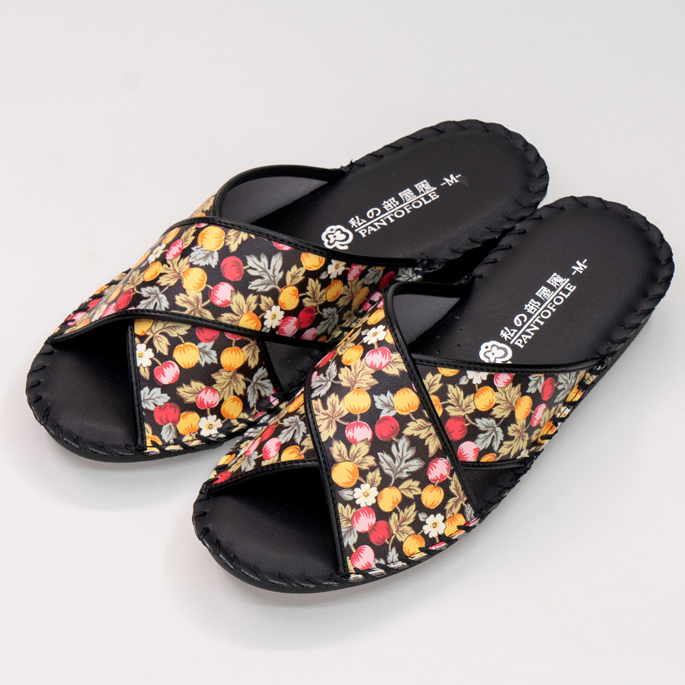 【PANSY】日本 花草果實 女士手工舒適柔軟皮革 室內鞋 拖鞋 防滑拖鞋(黑色 8692)