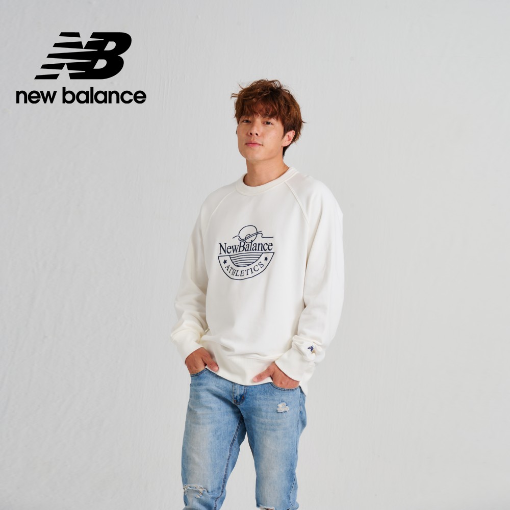 【New Balance】圓領刺繡NB長袖上衣_男性_牙白色_AMT33506SST
