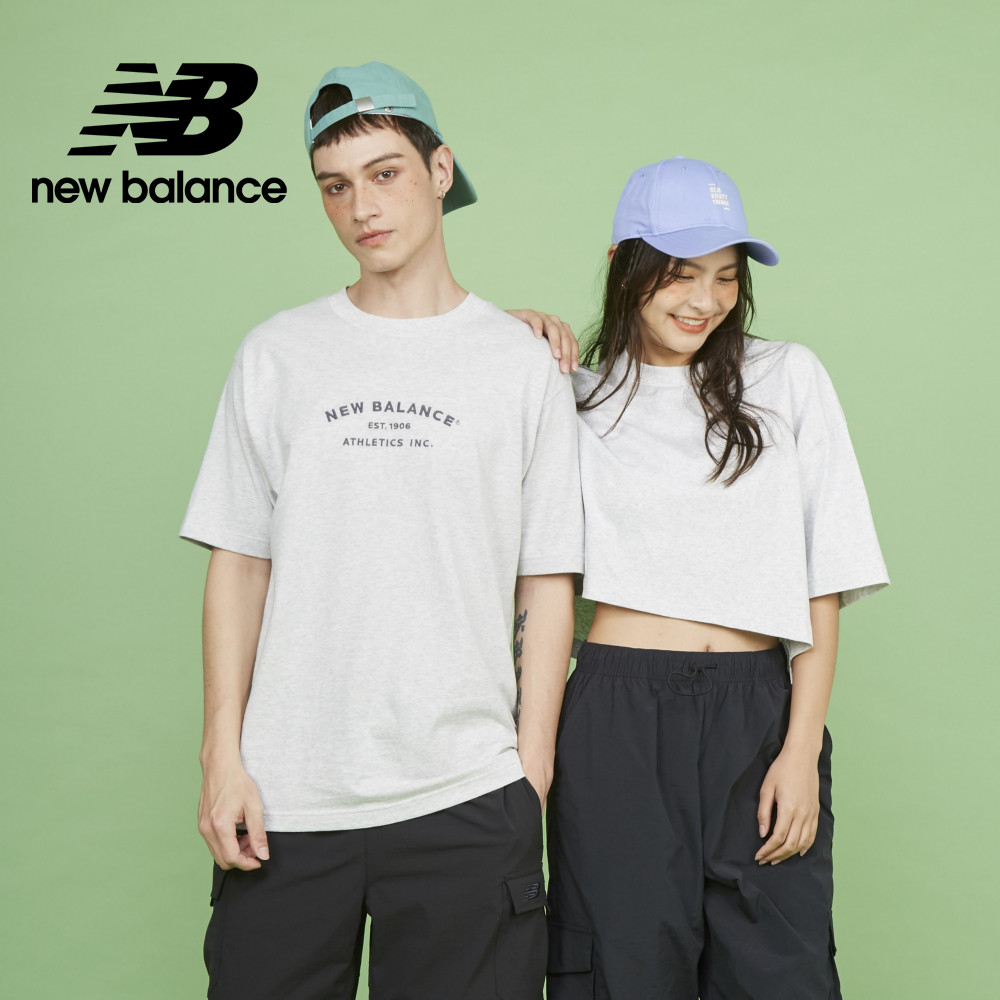 [New Balance刺繡文字短袖上衣 男性 淺灰色 MT43551AHH
