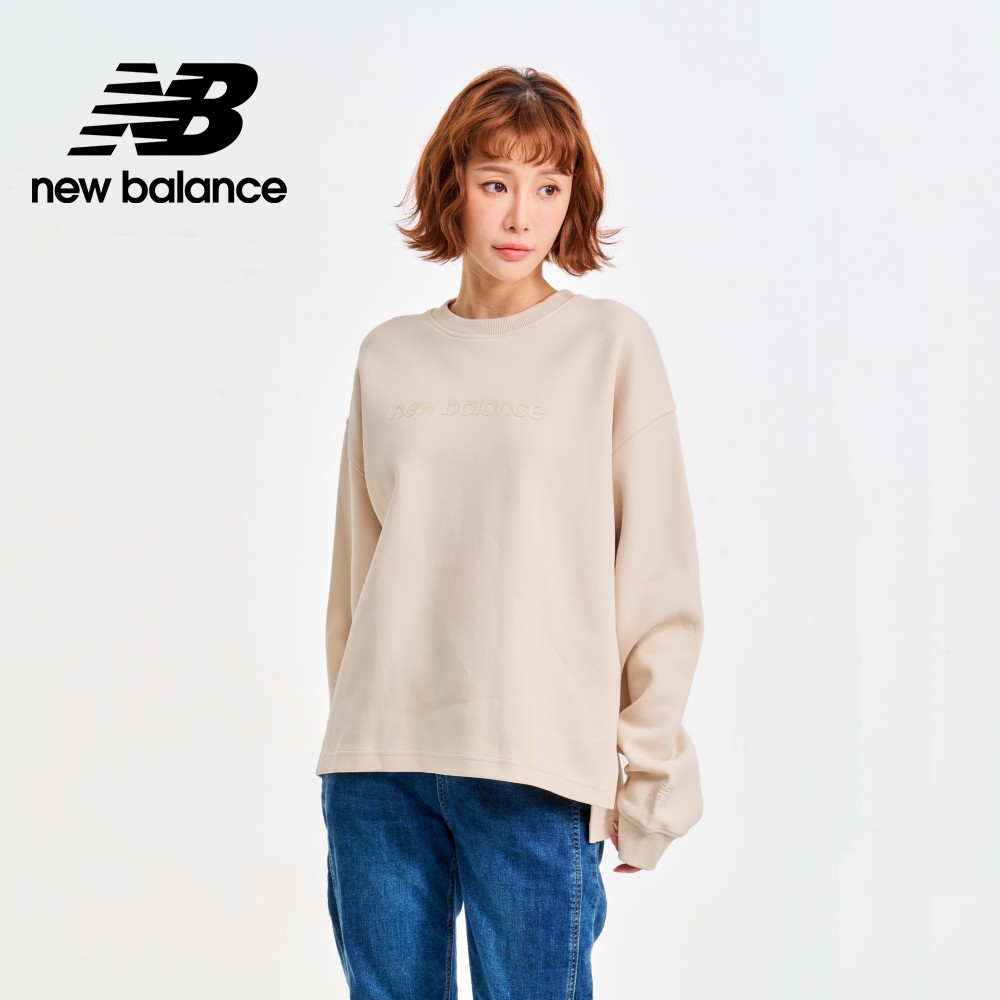 【New Balance】前短後長太空棉長袖上衣_女性_杏色_WT41556LIN
