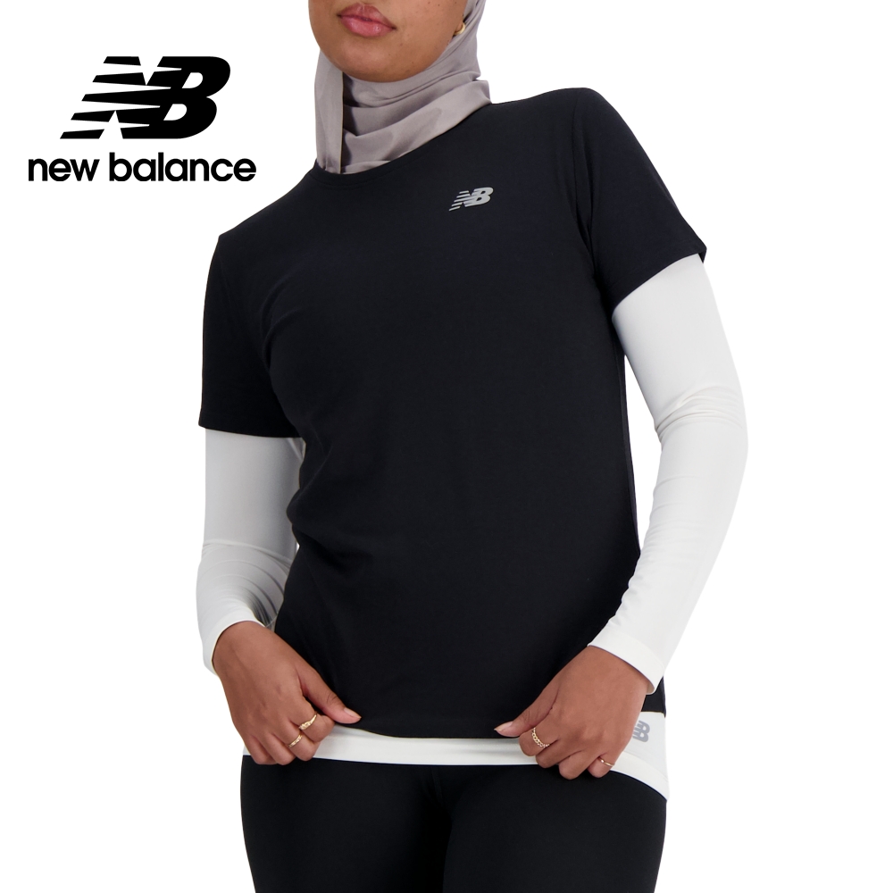 【New Balance】吸濕排汗反光LOGO短袖上衣_女性_黑色_WT41190BK