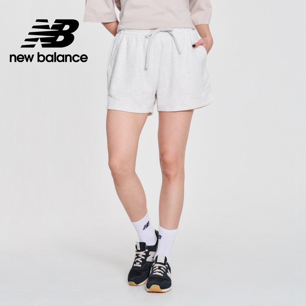 【New Balance】刺繡小LOGO棉質短褲_女性_淺灰色_WS41500AHH