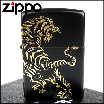 【ZIPPO】日系~Tiger-民族風虎圖騰-兩面連續加工打火機(黑金款)