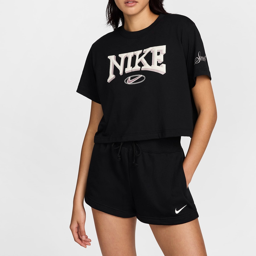 【NIKE】AS W NSW SS TEE OC VARZITY 女 短袖上衣 黑色-FZ2856010