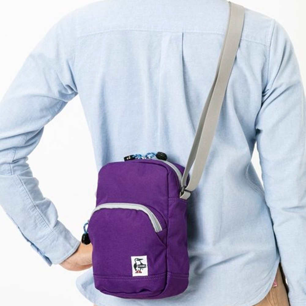 【CHUMS】Eco Vertical Shoulder Pack 肩背包 紫色 男包 女包 側背包-CH602535P001