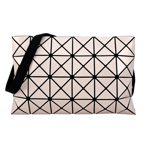 ISSEY MIYAKE 三宅一生 BAOBAO幾何亮面方格4x6斜揹包(卡其)