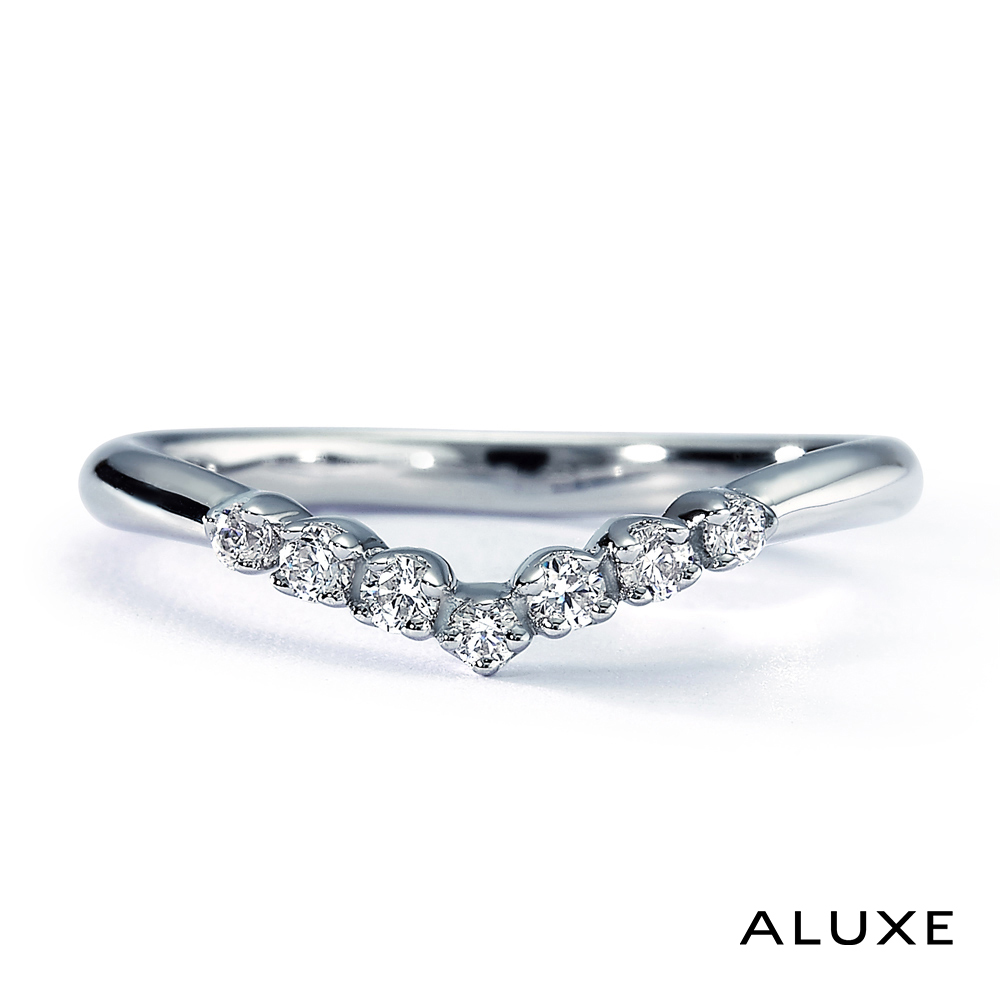 A-LUXE 亞立詩鑽石 18K金 總重0.15克拉 V型時尚流線 美鑽女戒