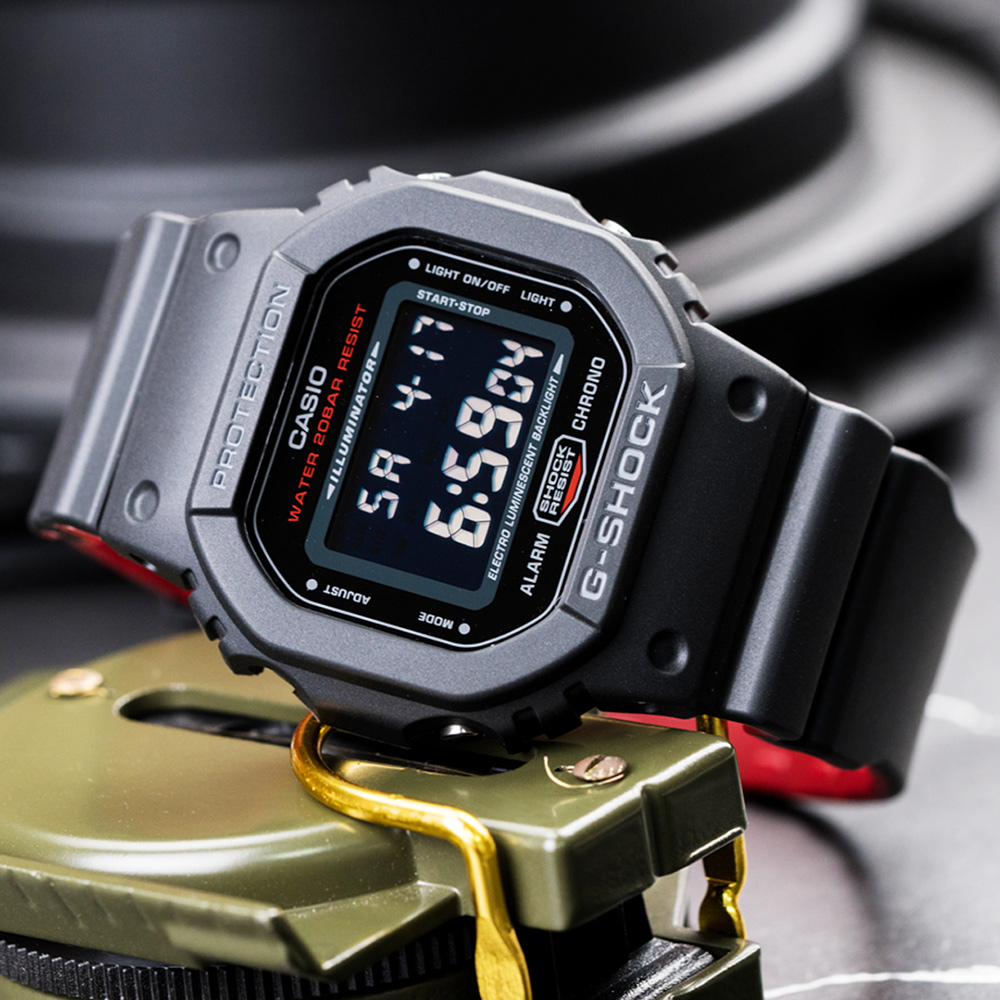 G-SHOCK 絕對強悍時尚潮流運動錶-黑紅(DW-5600HR-1DR)