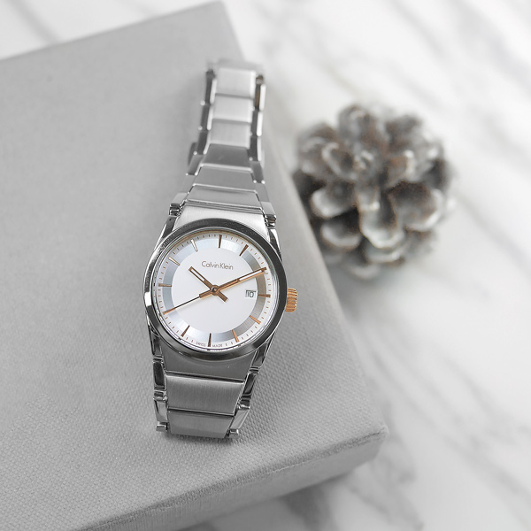 CK / K6K33B46 / 簡約典雅 礦石強化玻璃 日期 瑞士製造 不鏽鋼手錶 白色 30mm