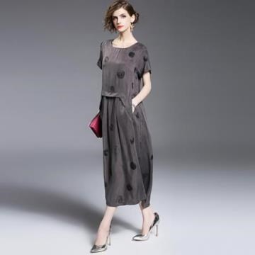 《D'Fina 時尚女裝》點點印花 歐風時尚寬鬆大擺洋裝