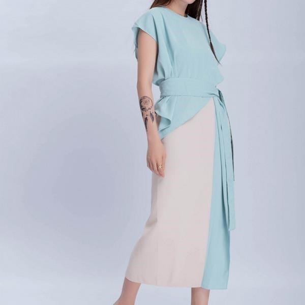 《D'Fina 時尚女裝》 撞色穿搭 高腰荷葉邊袖韓國風連身洋裝 (2色)