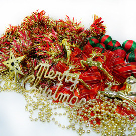 【摩達客】聖誕裝飾配件包組合~紅金色系 (3尺(90cm)樹適用)(不含聖誕樹)(不含燈)