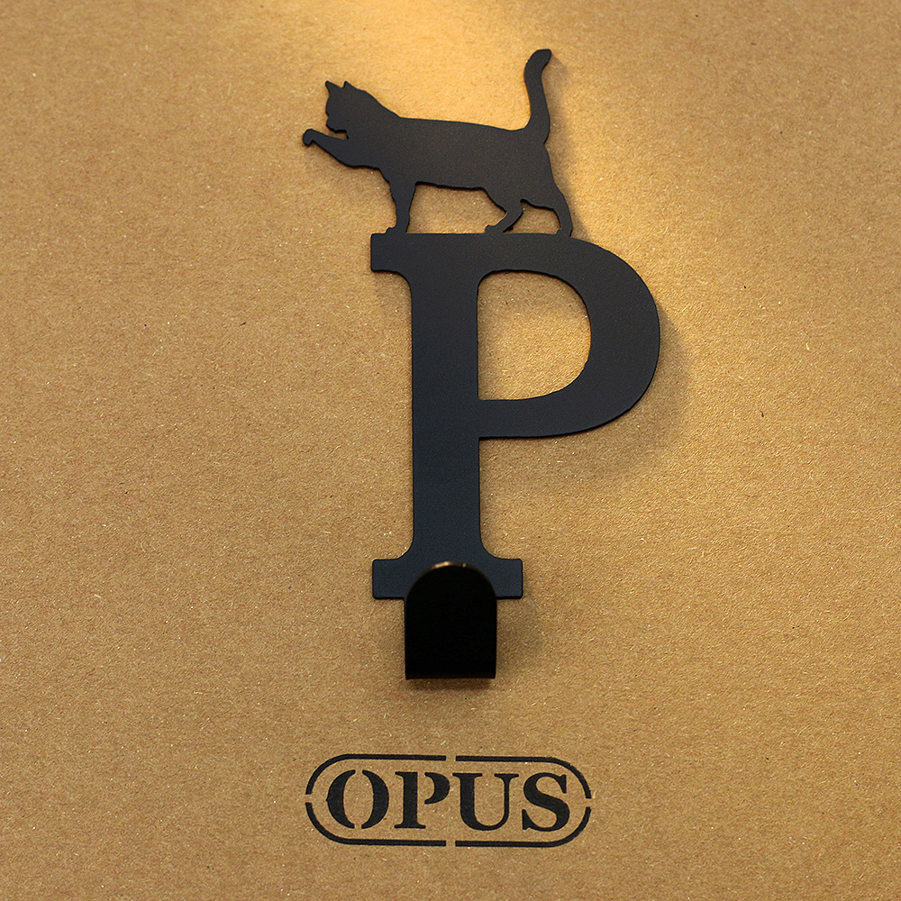 【OPUS東齊金工】當貓咪遇上字母P 壁飾掛勾 傢飾掛架生活收納衣架造型掛鉤無痕 HO-ca10-P(B)