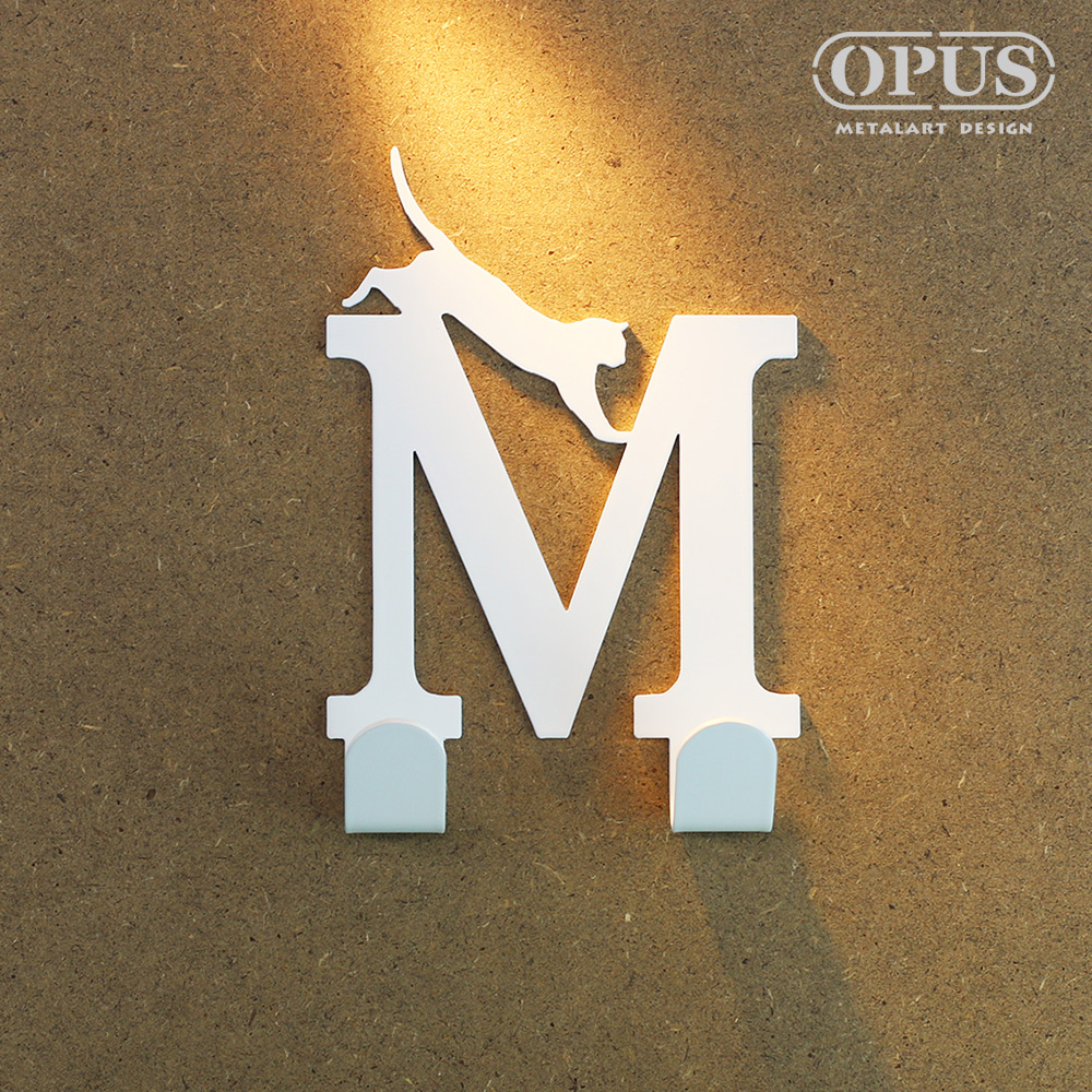 【OPUS東齊金工】當貓咪遇上字母M(白) 壁飾掛勾 傢飾掛架生活收納衣架造型掛鉤無痕 HO-ca10-M(W)