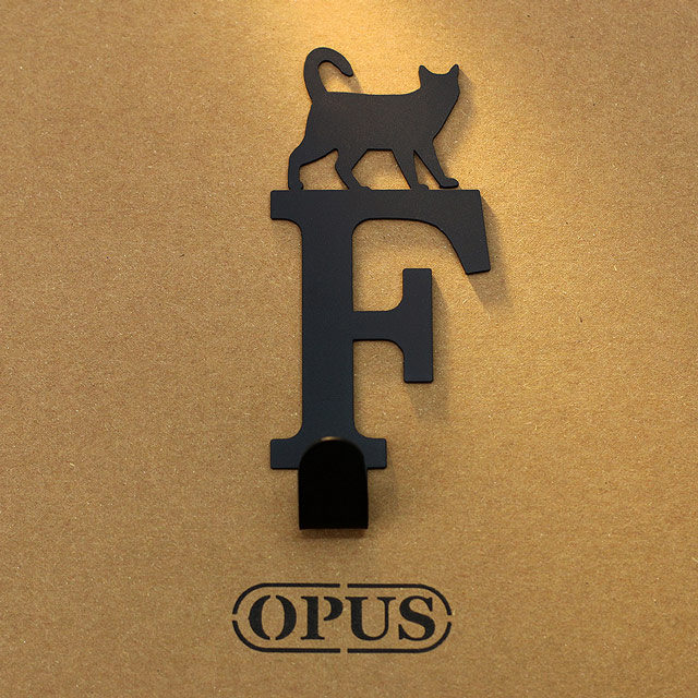 【OPUS東齊金工】當貓咪遇上字母F 壁飾掛勾 傢飾掛架生活收納衣架造型掛鉤無痕 HO-ca10-F(B)