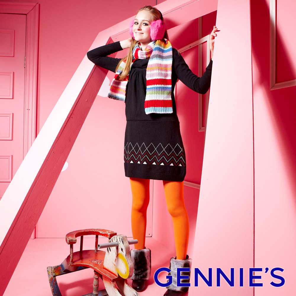 Gennies奇妮 低調氣息舒適彈性繞頸針織秋冬洋裝-黑/紅(GSY01)