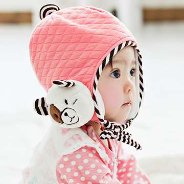 Lemonkid 檸檬寶寶◆可愛小熊馬卡龍純色菱格條紋兒童保暖毛線護耳帽-粉色