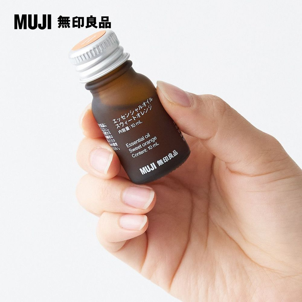 MUJI 無印良品にくださ。エッセンシャルオイルスウィートオレンジ:10mLEssential oilSweet orangeContent: 10 mLMUJI 無印良品