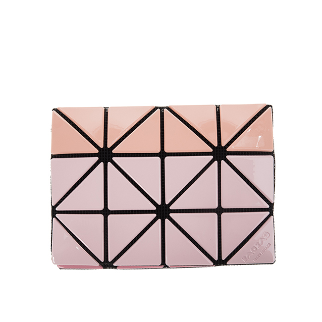 ISSEY MIYAKE BAOBAO 經典亮面撞色設計3x4 幾何方格卡片夾 (淺粉x淺橘)