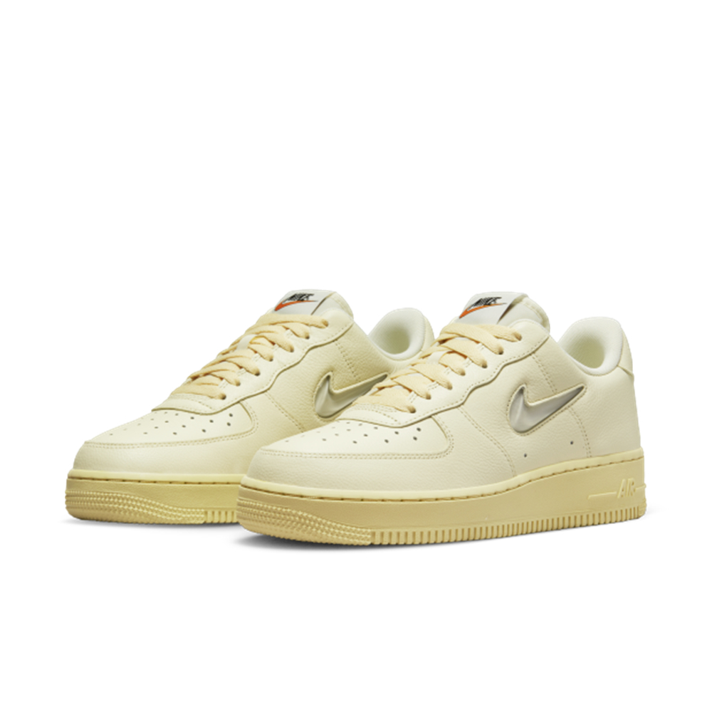 【NIKE】WMNS AIR FORCE 1 07 LX 女 休閒鞋-DO9456100